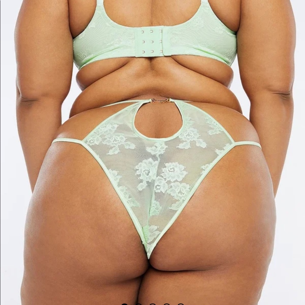 Savage X Fenty New min strap up lace undie size 2X NWT